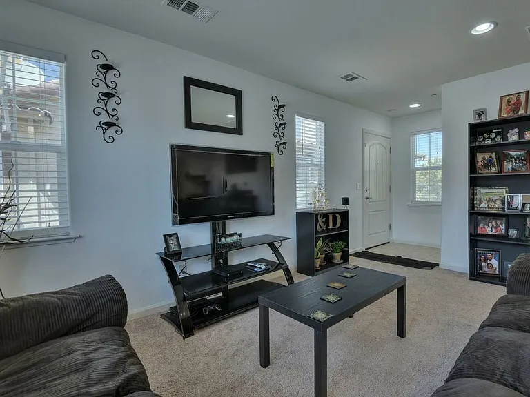 7681 Forest St #B — Photo 4