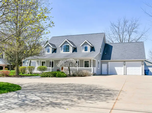1251 N Pine Rd, Essexville, MI 48732
