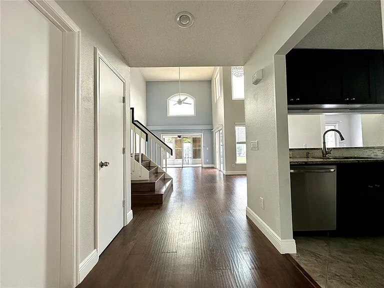 1116 Timberbend Cir — Photo 4