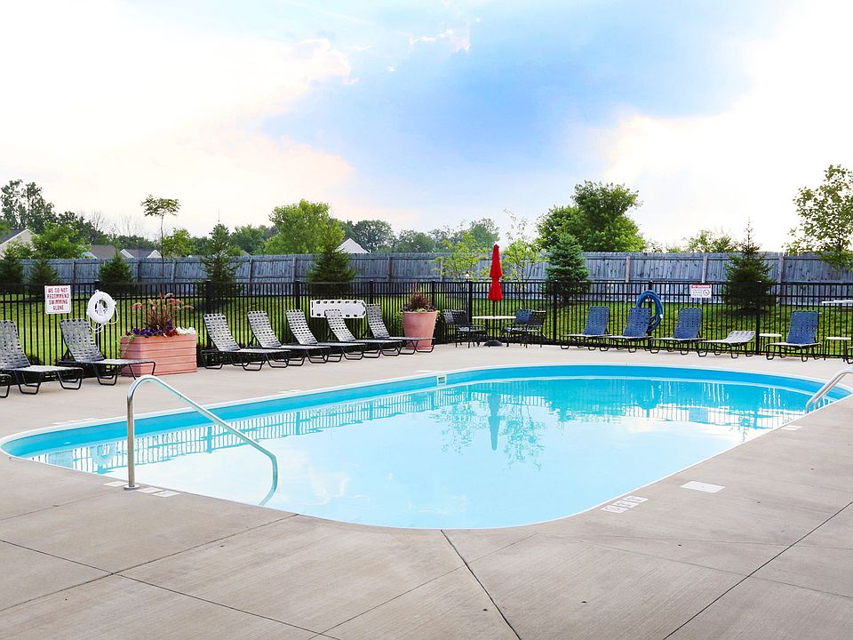 Brookfield Village Pool