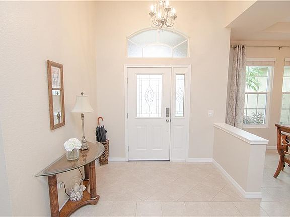 5th image of 454 Terranova St