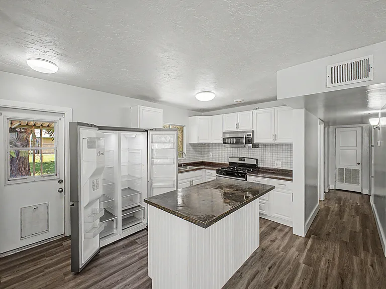 1638 E Williams St — Photo 12