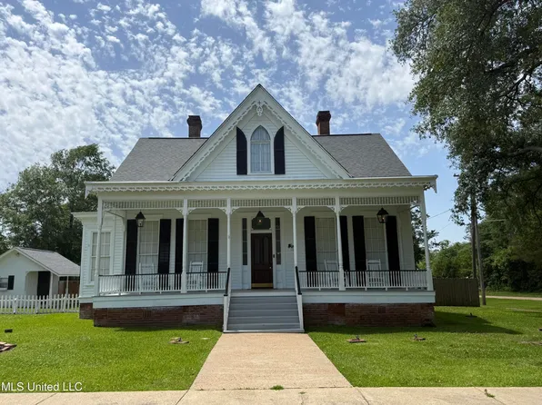 105 N Raymond St, Crystal Springs, MS 39059