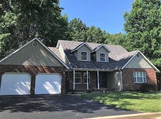 4 Sycamore Dr, Bethalto, IL