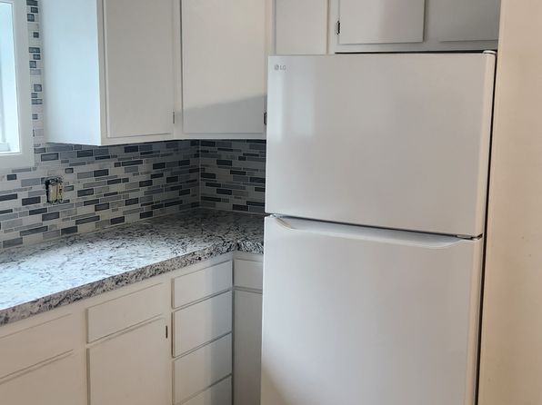 110 Front St #B