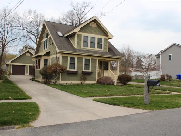 158 Wollaston St, Springfield, MA 01119