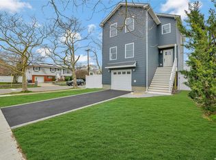 347 Little East Neck Rd S, Babylon, NY 11702