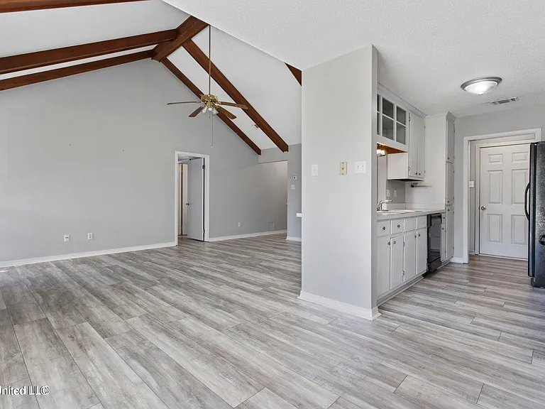 987 Bluff Rdg — Photo 5