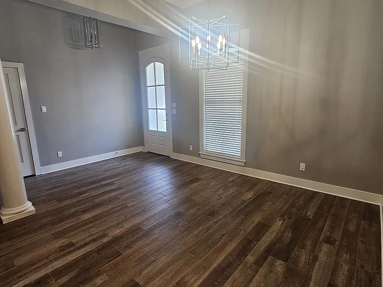 104 Devereaux Dr — Photo 17
