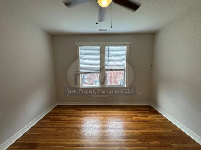 The Broadmoor Apartments — Photo 17