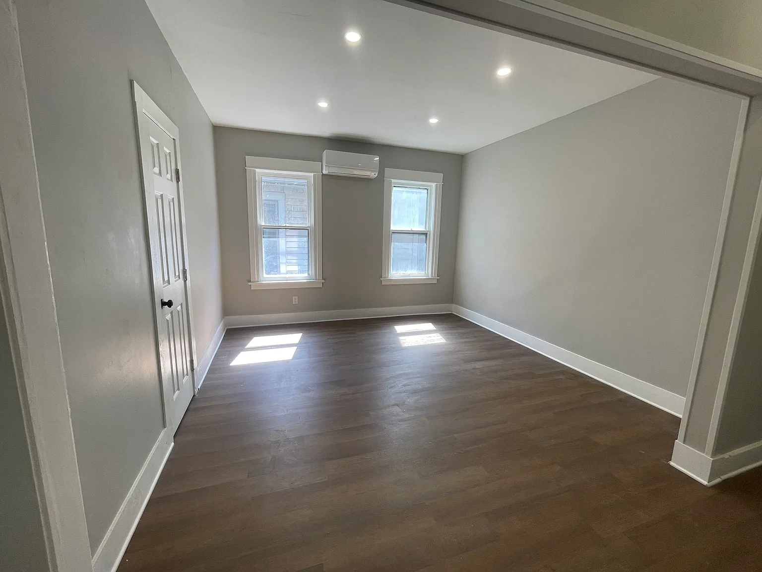 4 bed, 1113 sqft, $2,400 — Photo 3