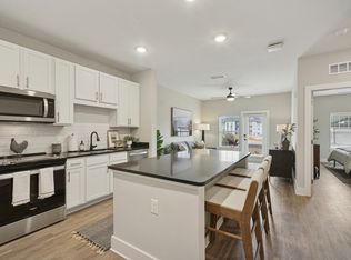 713 Adelynn Ln #705-2E, Greensboro, NC 27409