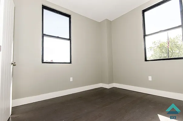 Rented by EXR | media 38