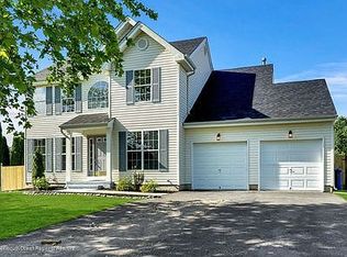137 Swordfish Rd, Manahawkin, NJ 08050
