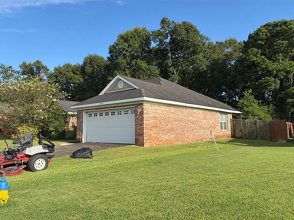 2nd image of 8685 Crabtree Pl