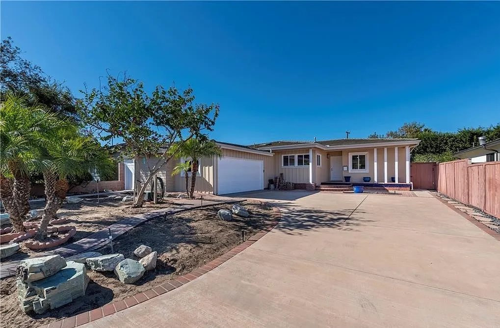 3 bed, 1943 sqft, $7,500 — Photo 1