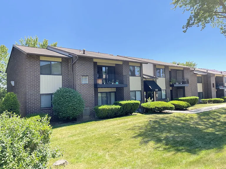 Riverwind at Chatham Park Drive — Photo 8