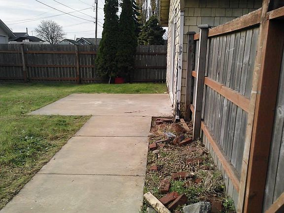 2nd image of 2644 Pacific Ave