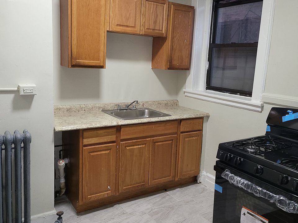 1st image of 10 Carnegie Ave APT 4