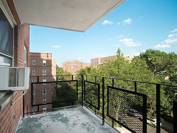 3rd image of 7235 112th St APT 6G