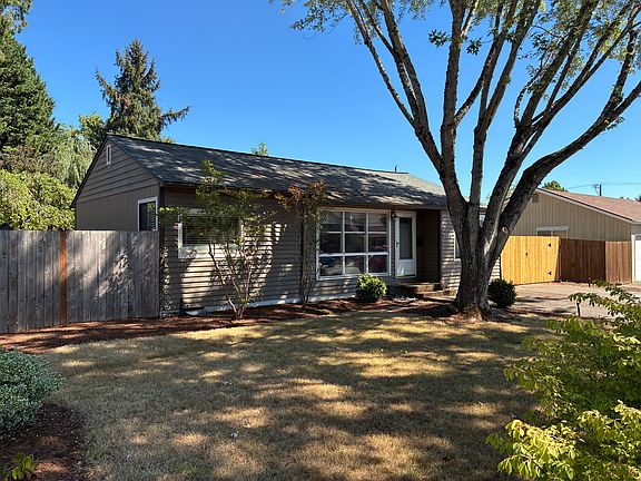 Two front trees provide good privacy and shade.