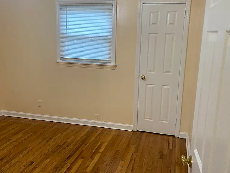 27 Woods Ave #1F — Photo 22