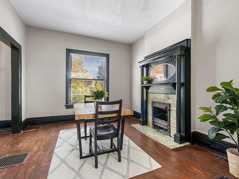 1371 Meade St — Photo 6