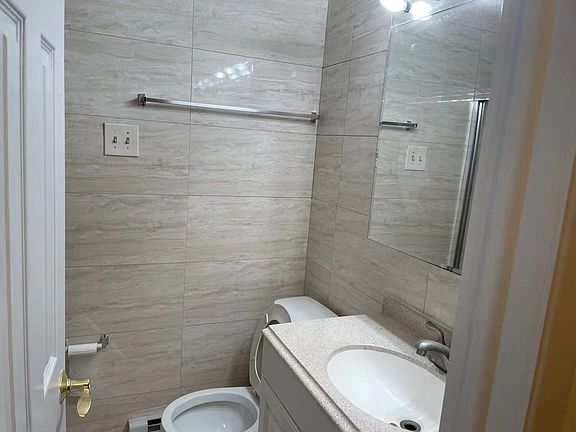 3rd image of 1808 Clintonville St #1
