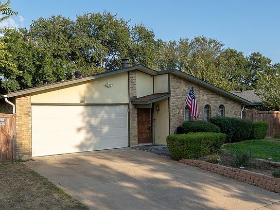 2nd image of 2805 Meadowview Dr