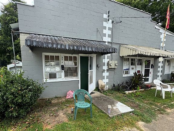 3rd image of 3812 Oates Ave