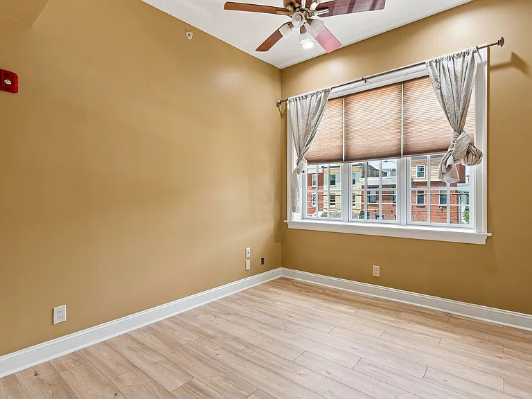 2355 E York St — Photo 17