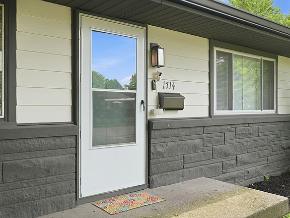 4th image of 1714 N Hawthorne Ln