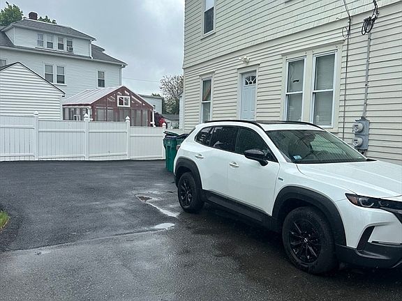 3rd image of 329 Beech St