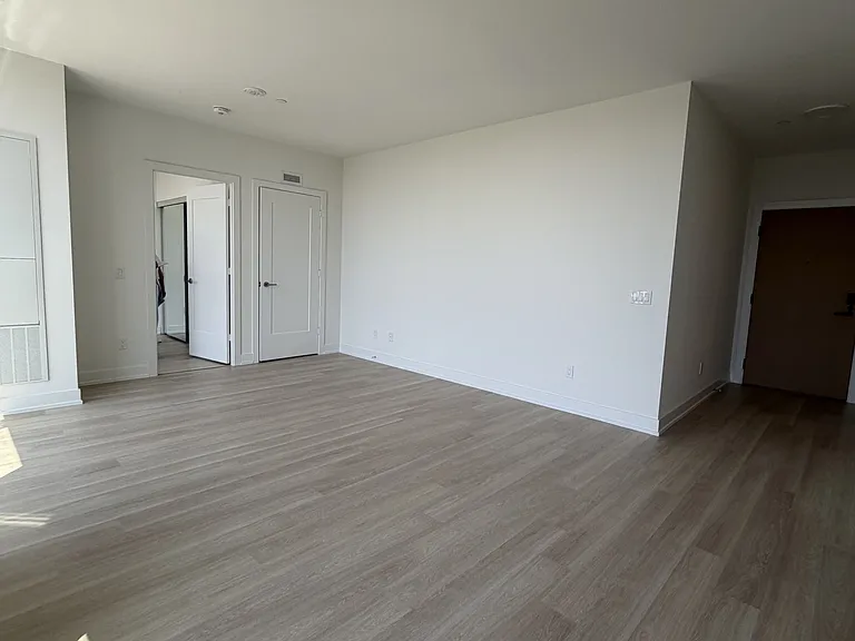 25 Cordova Ave #Penthouse 10 — Photo 3