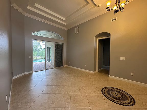 2nd image of 142 Harrington Ct