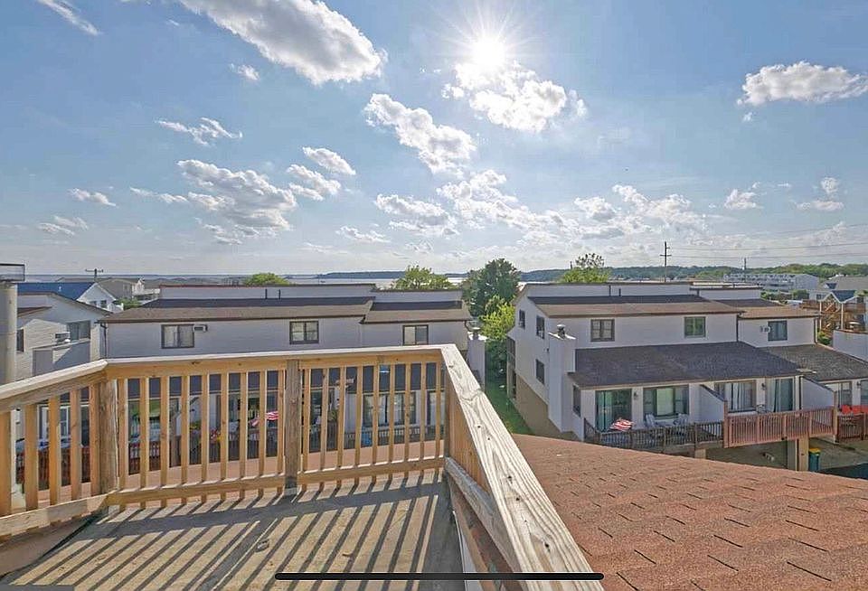 2nd image of 104 Bayside Ct Unit 2