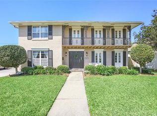 5880 Sylvia Dr, New Orleans, LA 70124