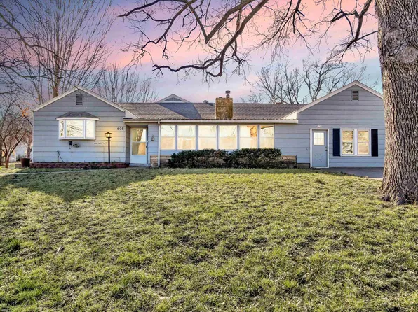 605 Park Pl, Newton, KS 67114
