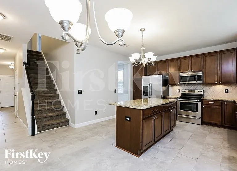 63 Sugarfield Ln — Photo 8