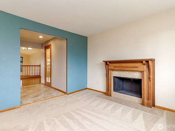 4th image of 4992 31st Street NE