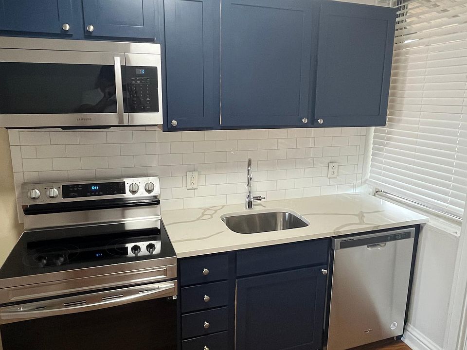 1st image of 1038 Oakview Pl APT 2S