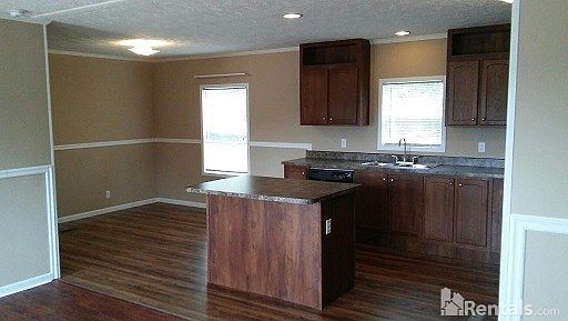 2nd image of 2902 Southfork Dr