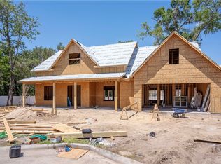 1004 Conservation Ln, Saint Simons Island, GA 31522