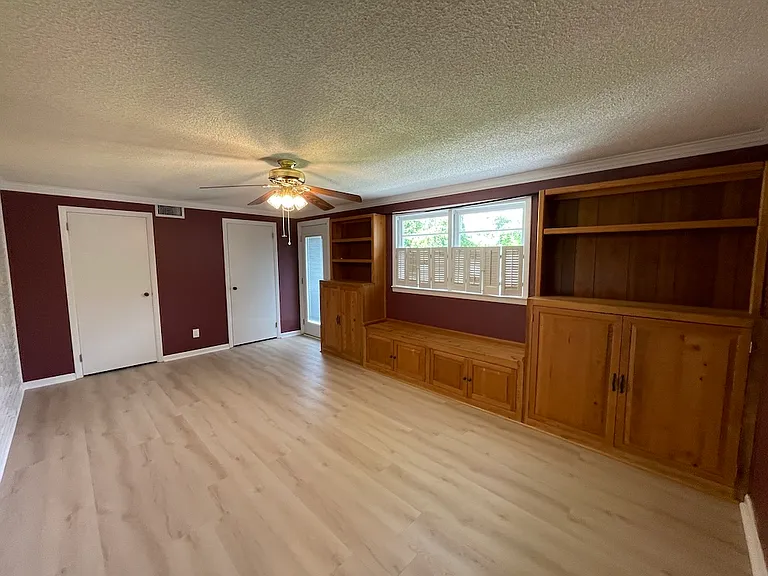 2208 White Oak Dr — Photo 6