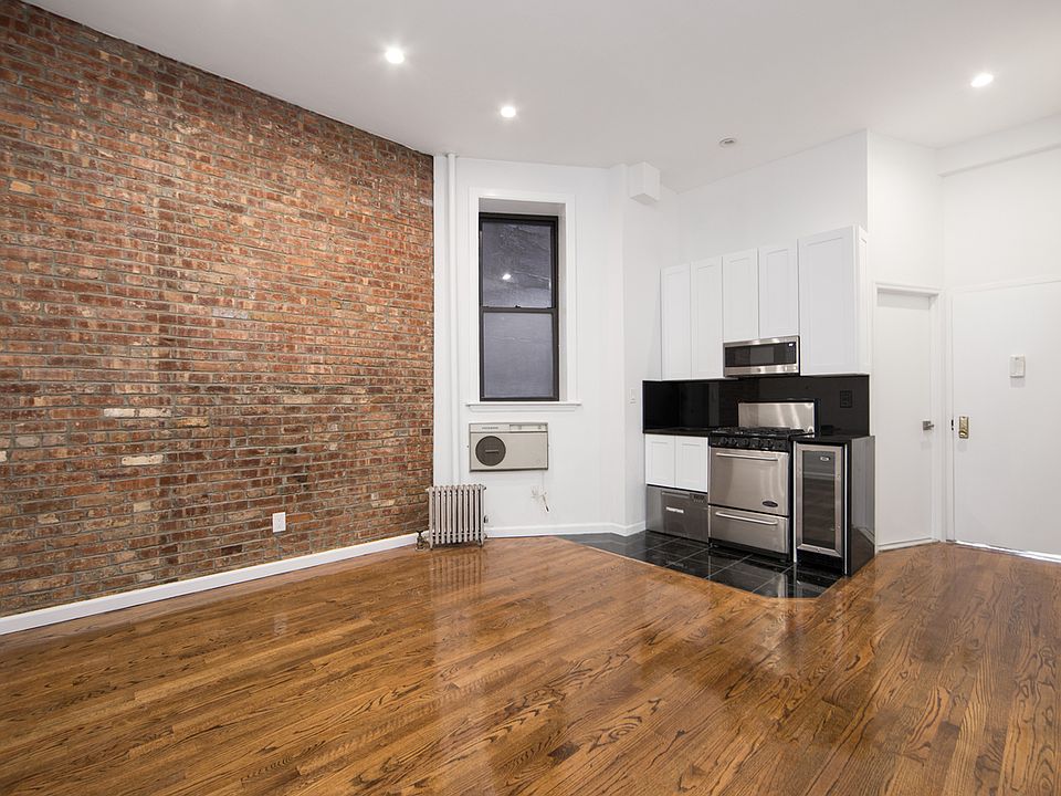 1st image of 122 Ludlow St Frnt 1