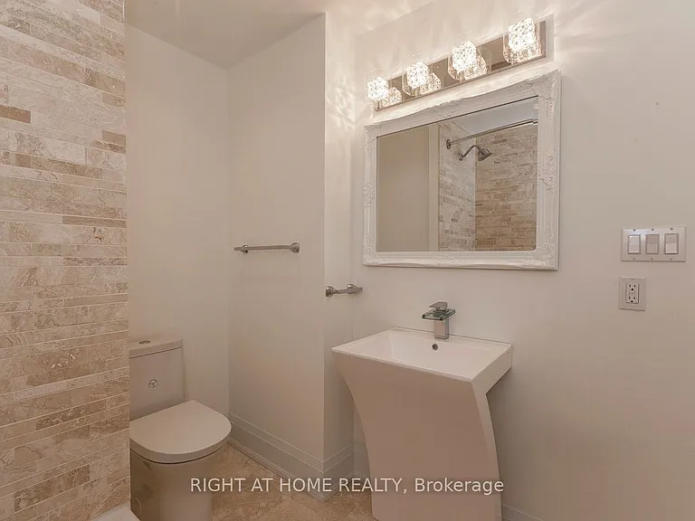 1627 Glenburnie Rd — Photo 10