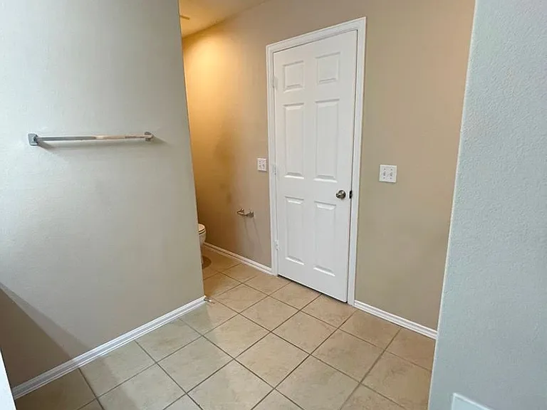 376 Spruce Dr — Photo 12