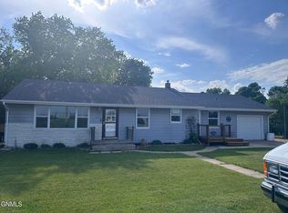 2020 4th Ave SW, Jamestown, ND 58401