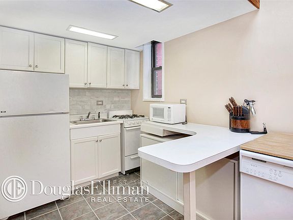 3rd image of 400 W 58th St APT 1A