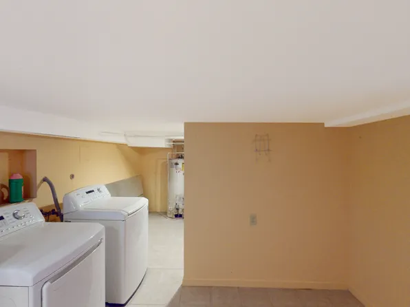 3718 Neptune Avenue image 10 of 18